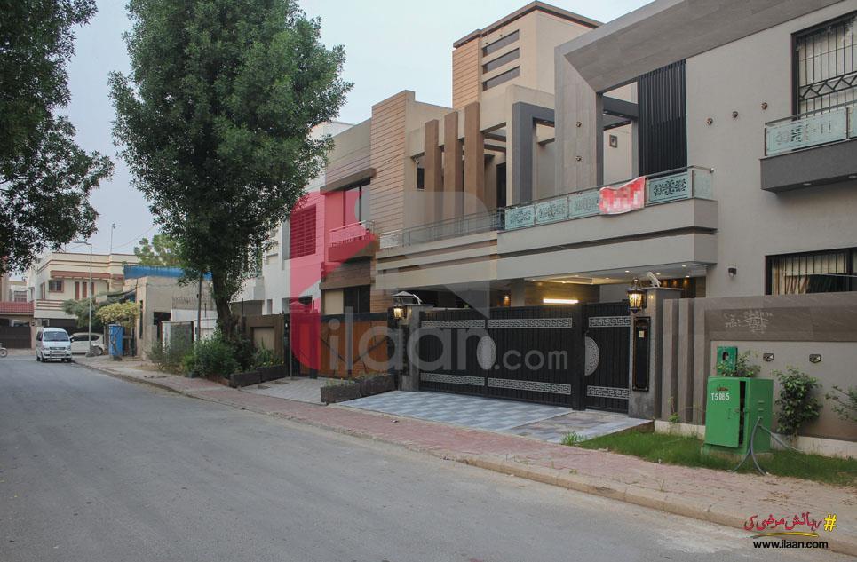 10 Marla House for Sale in Takbeer Block, Sector B, Bahria Town, Lahore