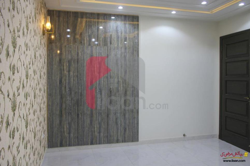 10 Marla House for Sale in Jasmine Block, Sector B, Bahria Town, Lahore