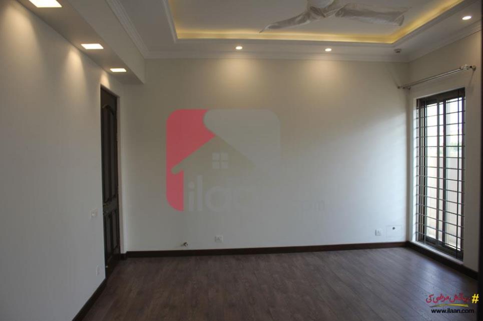 1 Kanal House for Sale in Block W, Phase 8, DHA Lahore