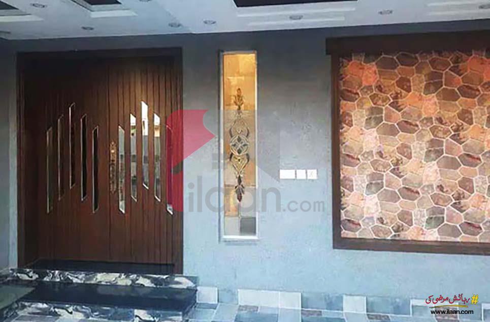 10 Marla House For Sale in Canal Garden, Lahore