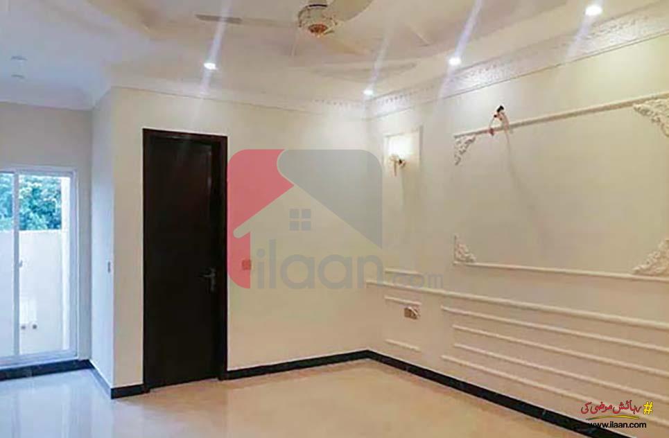 10 Marla House for Sale in Bankers Cooperative Housing Society, Lahore