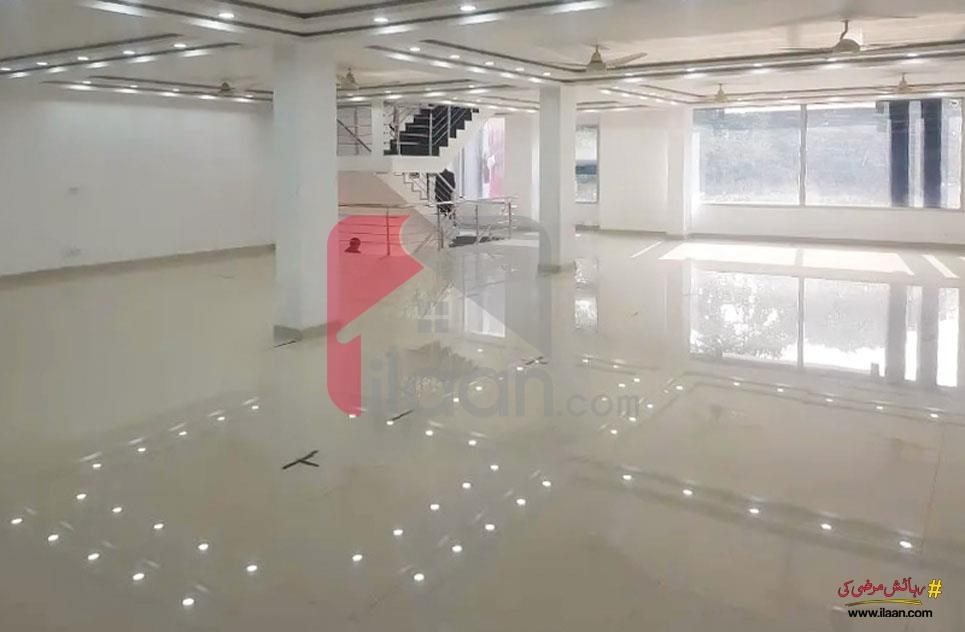 11 Marla Office for Rent in High Q Tower, Gulberg 5, Lahore