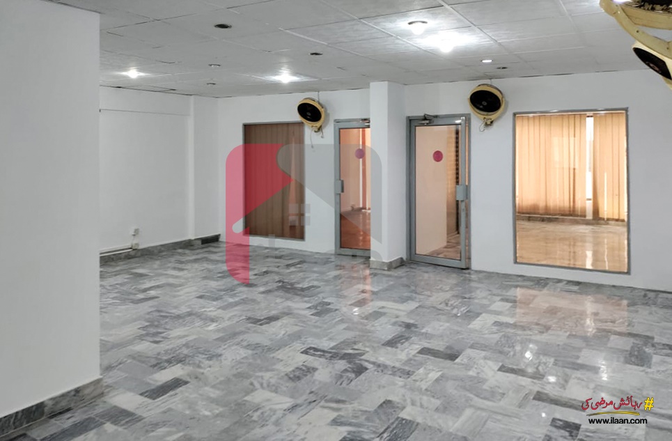 1300 Sq.ft Office for Sale in Zamzama Commercial Area, Phase 5, DHA, Karachi