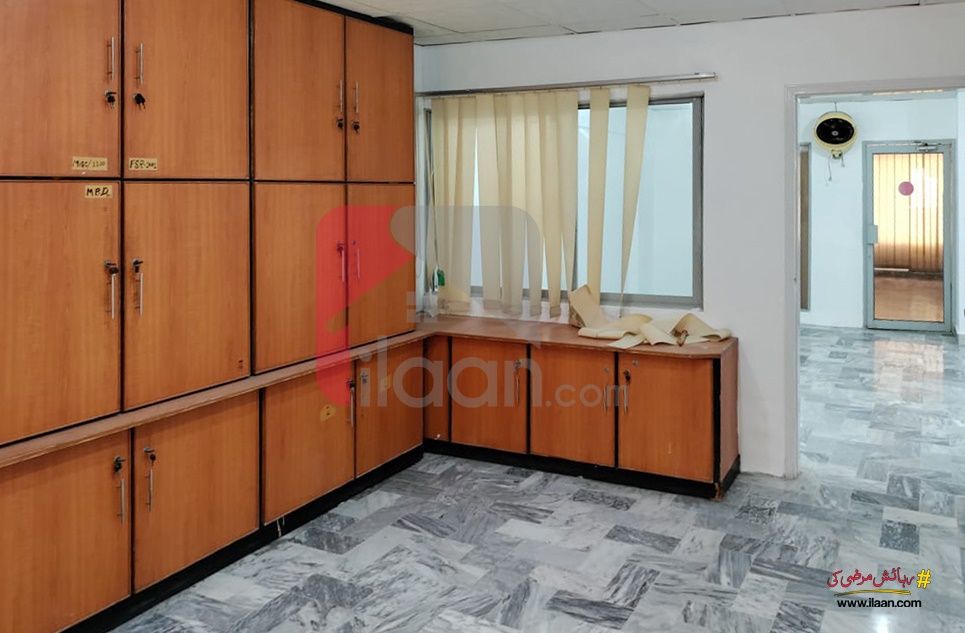 1300 Sq.ft Office for Sale in Zamzama Commercial Area, Phase 5, DHA, Karachi