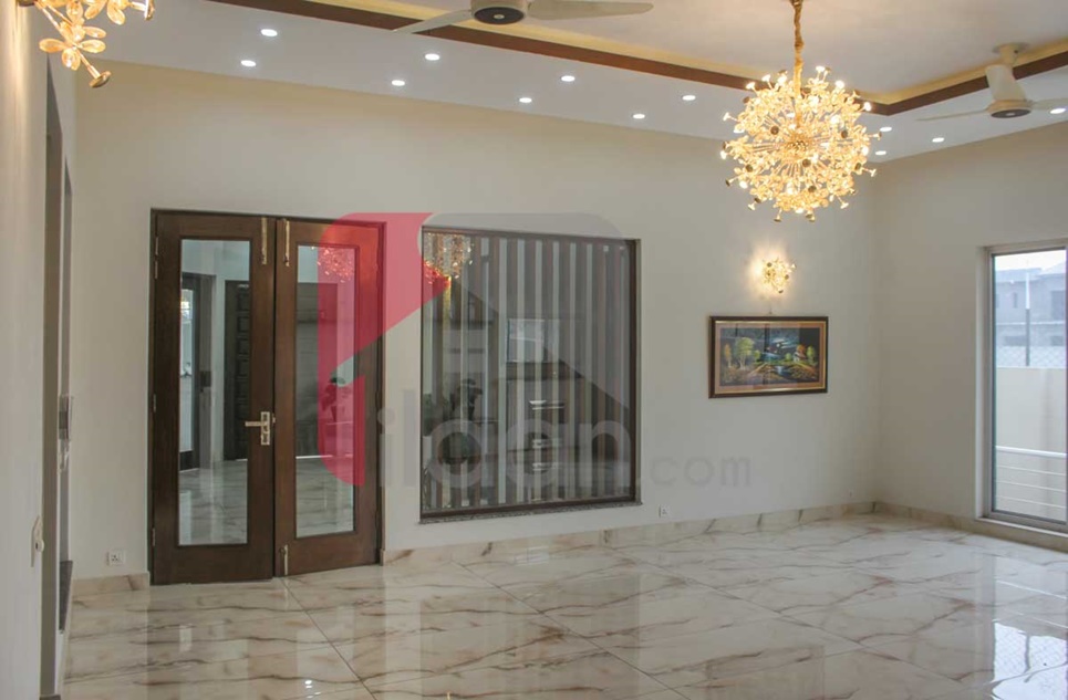 1 Kanal House for Sale in Phase 7, DHA Lahore (1 Kanal Lawn)