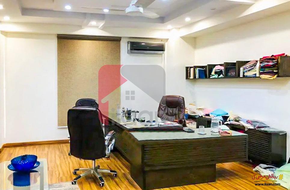 5598 Sq.ft Office for Rent on I.I Chundrigar Rd, Karachi