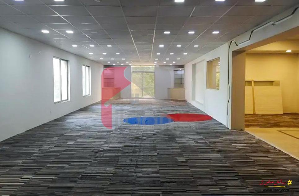 3996 Sq.ft Office for Rent on Main Boulevard Gulberg-1, Lahore