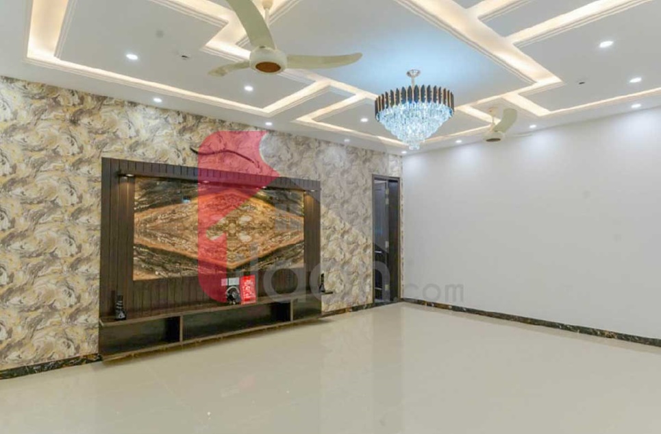 10 Marla House for Sale in Block B, Phase 5, DHA Lahore