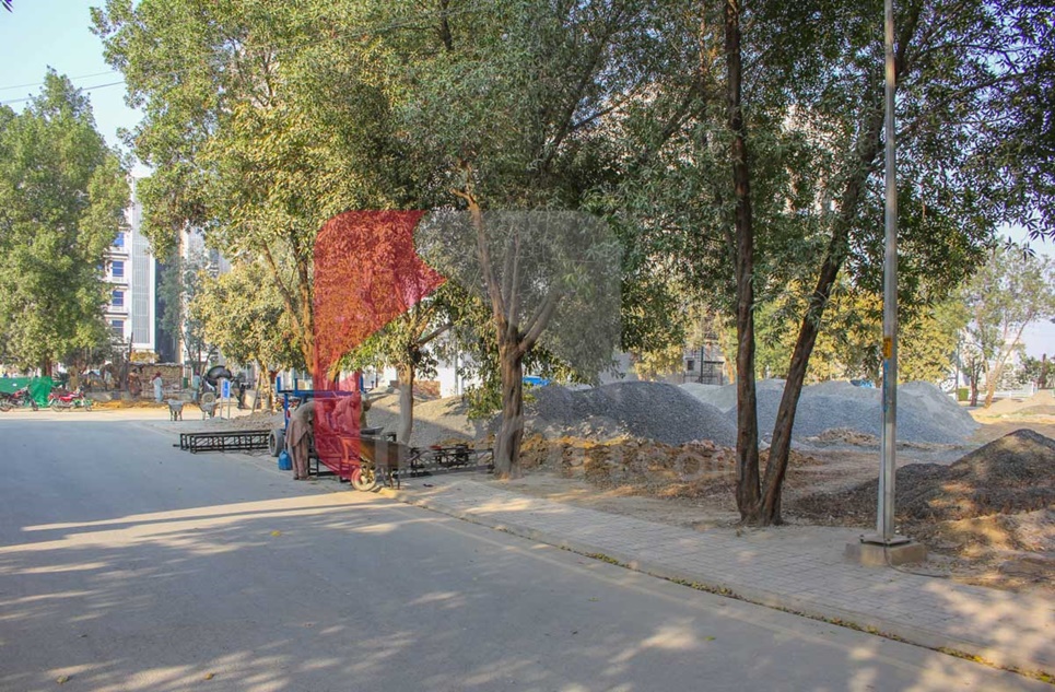 1 Kanal Plot for Sale in Nishtar Block, Sector E, Bahria Town, Lahore