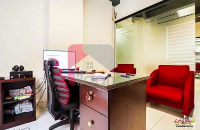 999 Sq.ft Office for Rent on MM Alam Road, Gulberg-2, Lahore
