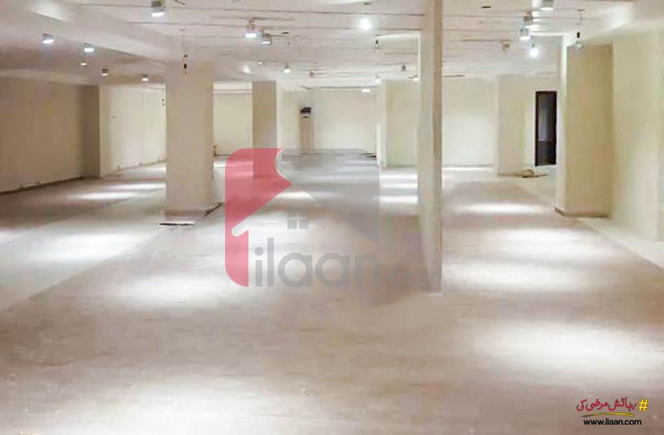 4500 Sq.ft Office for Rent in High Q Tower, Gulberg 5, Lahore
