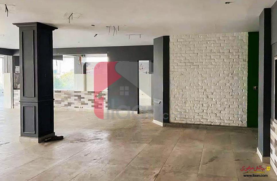 5004 Sq.ft Shop for Rent on MM Alam Road, Gulberg-3, Lahore