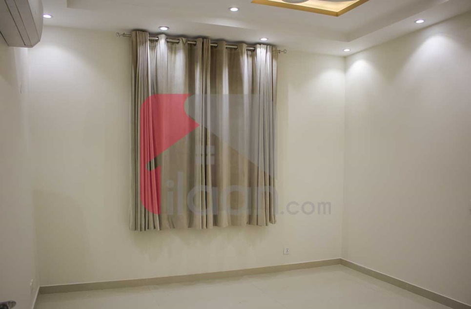 1 Kanal House for Sale in Block T, Phase 8, DHA Lahore