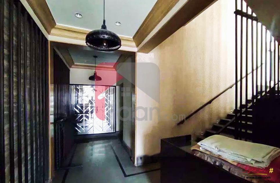 999 Sq.ft Shop for Rent in Gulberg-3, Lahore