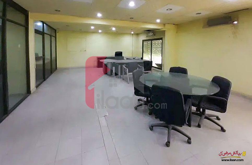 222 Sq.yd Office for Rent on Moulvi Tamizuddin Khan Road, Karachi