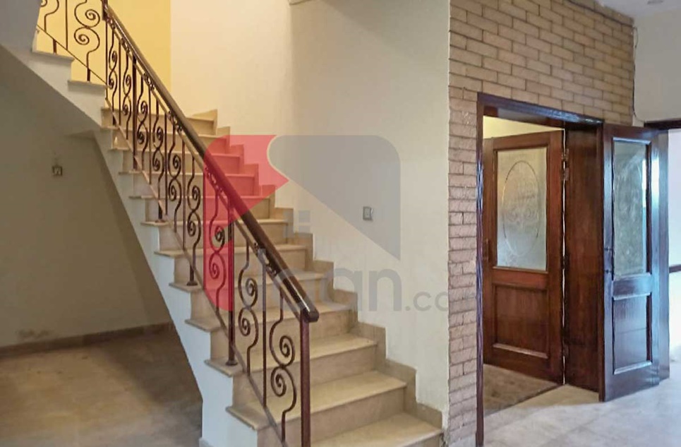 10 Marla House for Rent in Phase 4, DHA Lahore