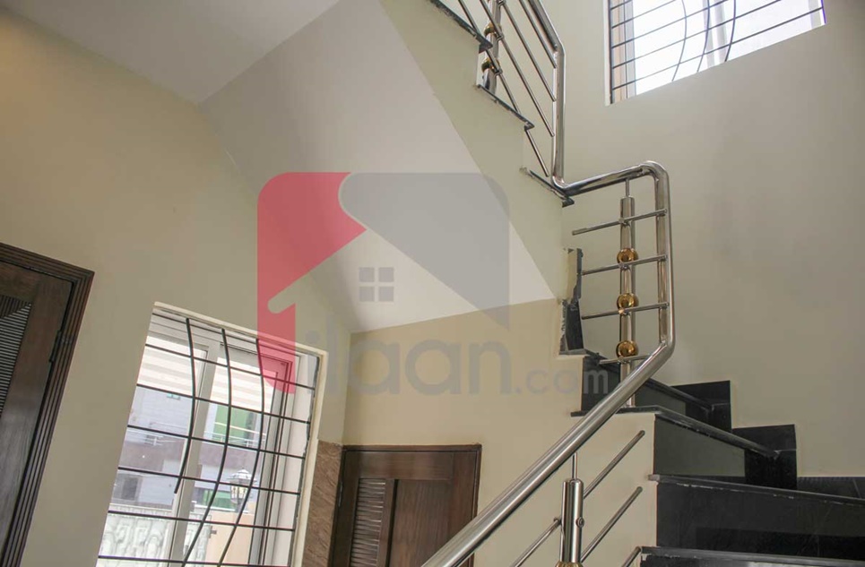 10 Marla House for Sale in Janiper Block, Sector C, Bahria Town, Lahore