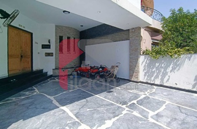 10 Marla House for Rent in Phase 4, DHA Lahore