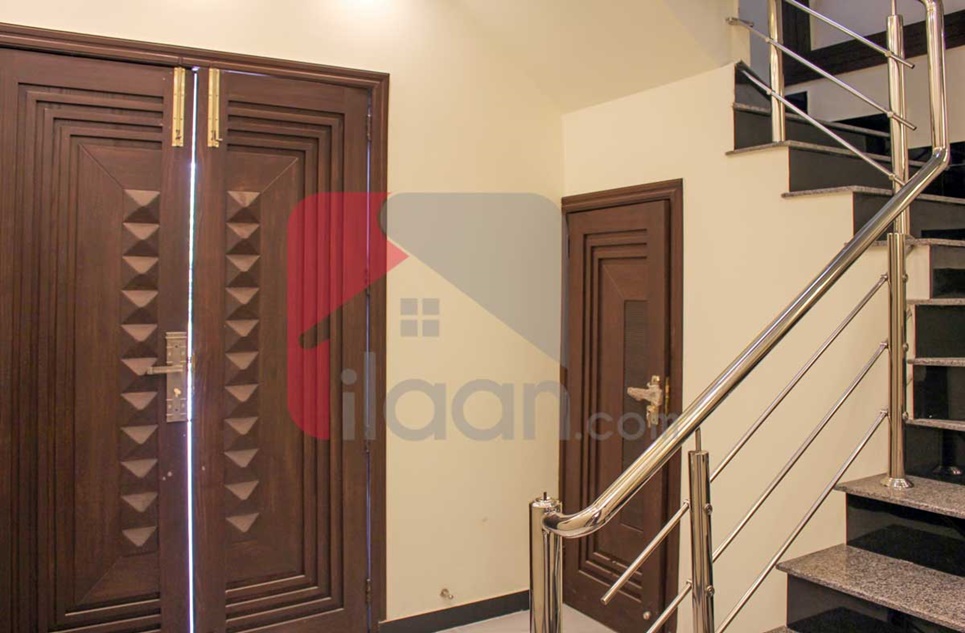 10 Marla House for Sale in Architects Engineers Housing Society, Lahore