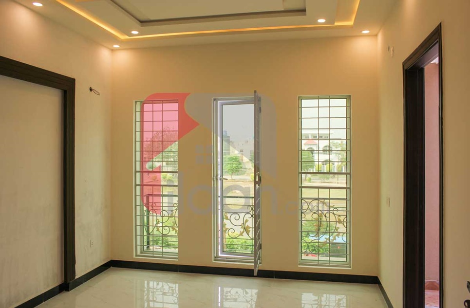 10 Marla House for Sale in Architects Engineers Housing Society, Lahore