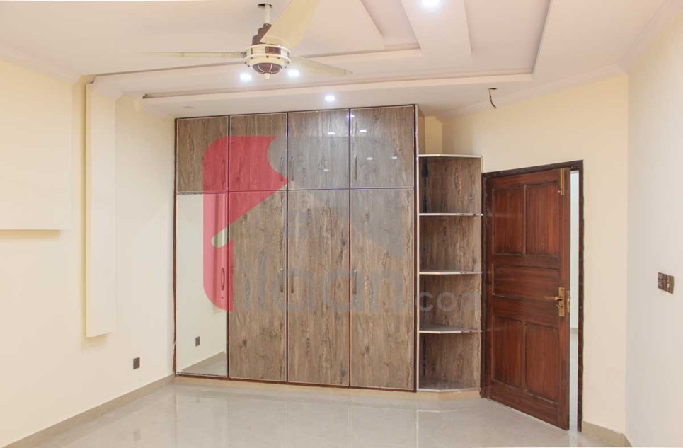 10 Marla House for Sale in Raza Block, Allama Iqbal Town, Lahore (Non Furnished)