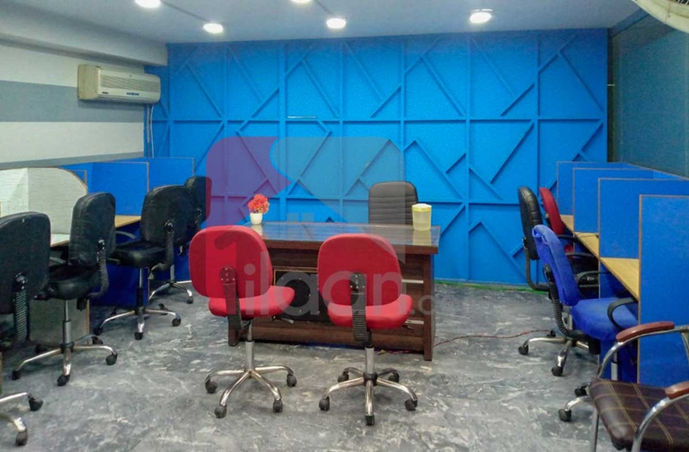 500 square feet office for rent in Cavalry Ground Lahore
