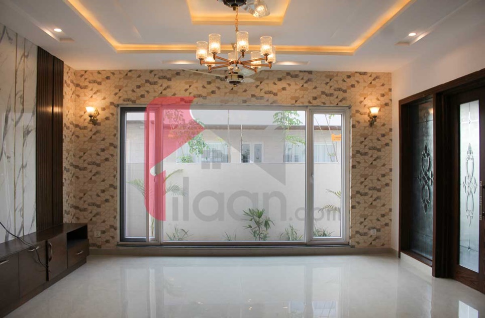 1 Kanal House for Sale in Block V, Phase 8, DHA Lahore