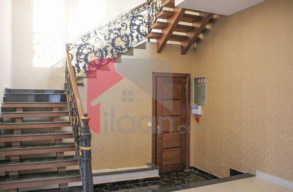 1 Kanal House for Sale in Block V, Phase 8, DHA Lahore