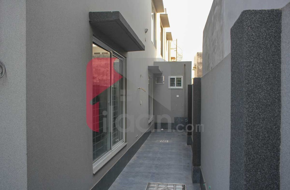 12 Marla House for Sale in Block DD, Sector D, Bahria Town, Lahore