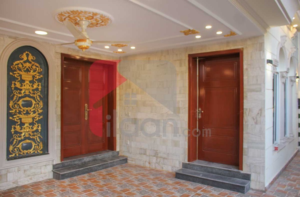 8 Marla House for Sale in Bahria Town, Lahore