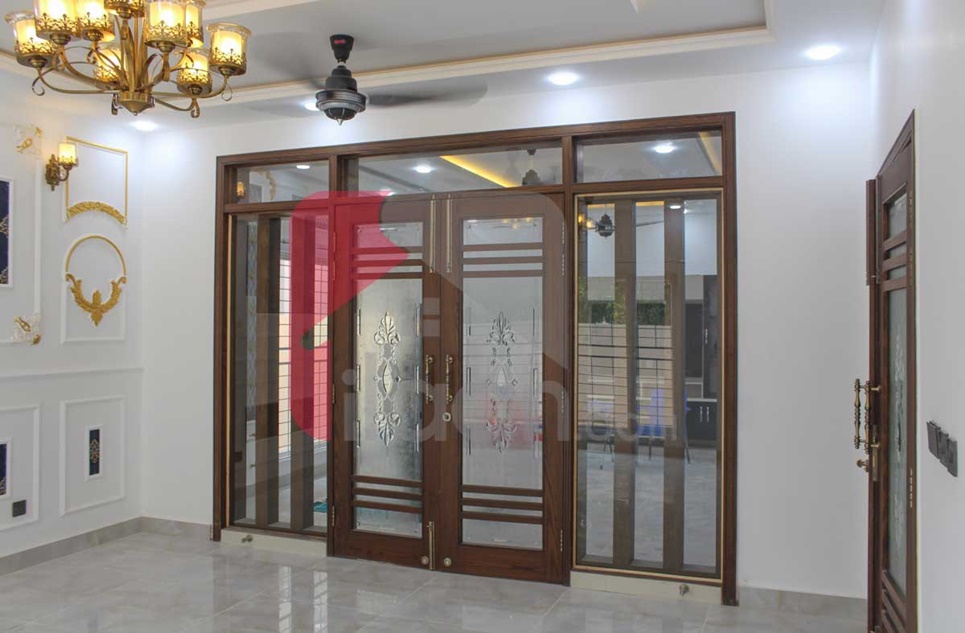 1 Kanal House for Sale in Nishtar Block, Sector E, Bahria Town, Lahore