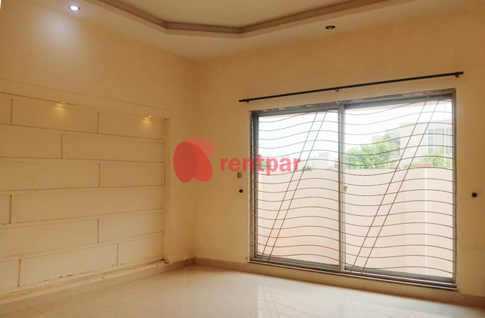 10 Marla House for Rent in Phase 6, DHA Lahore