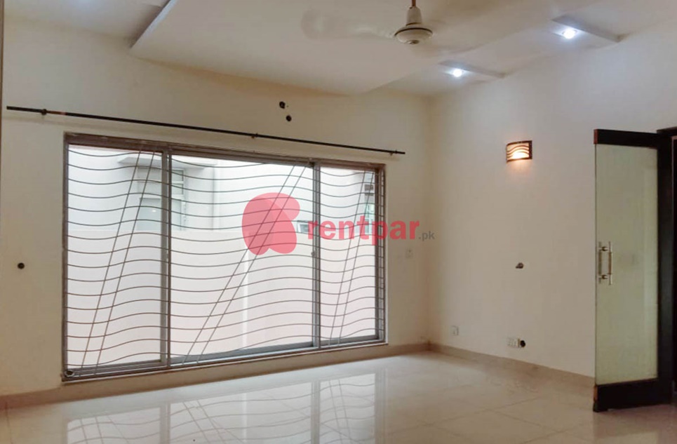 10 Marla House for Rent in Phase 6, DHA Lahore