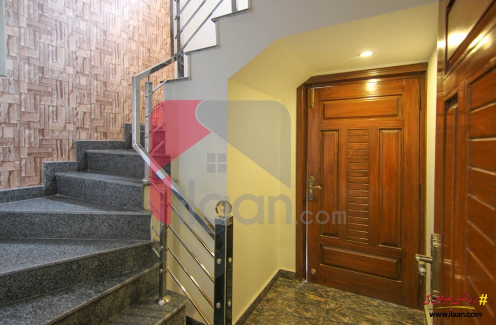 10 Marla House for Sale in Jasmine Block, Sector C, Bahria Town, Lahore