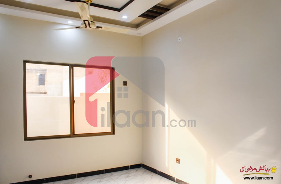 200 Sq.yd House for Sale (First Floor) in Block 7, Gulistan-e-Johar, Karachi