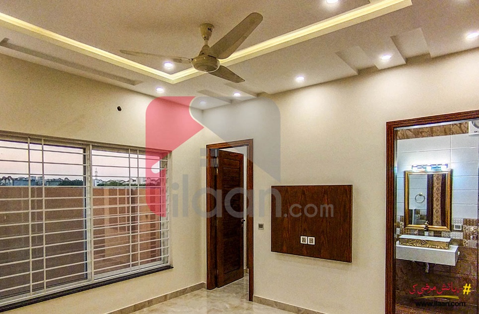 10 Marla House for Sale in Sector E, Bahria Town, Lahore