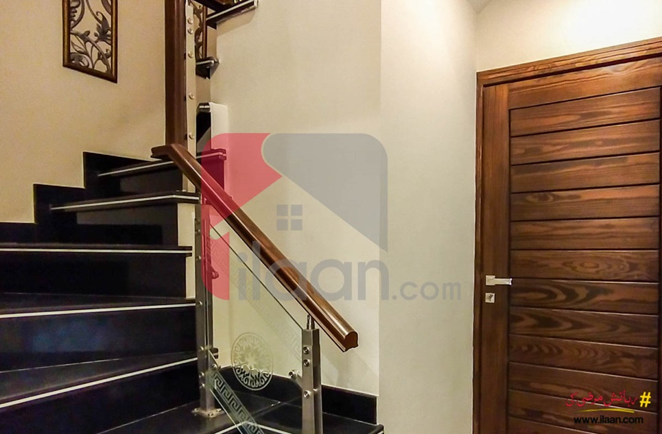 10 Marla House for Sale in Sector E, Bahria Town, Lahore