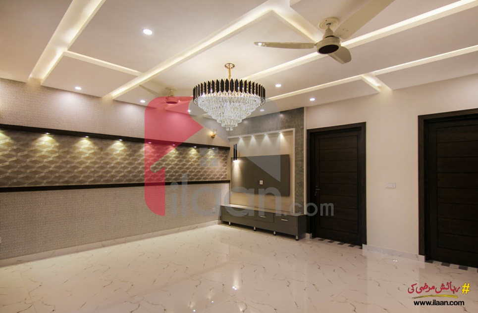 10 Marla House for Sale in Tulip Block, Sector C, Bahria Town, Lahore