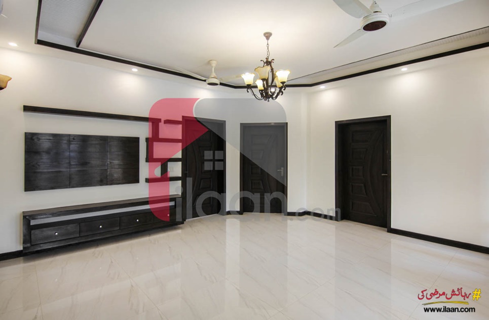 10 Marla House for Sale in Nishtar Block, Sector E, Bahria Town, Lahore