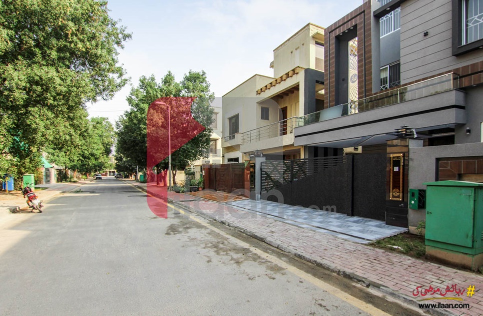 10 Marla House for Sale in Nargis Block, Sector C, Bahria Town, Lahore 