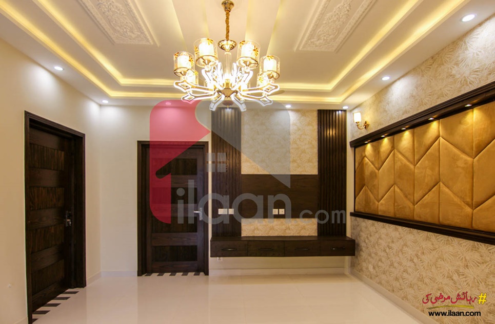10 Marla House for Sale in Nargis Block, Sector C, Bahria Town, Lahore 