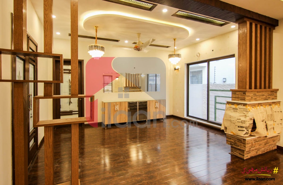 1 Kanal House for Sale in Block R, Phase 7, DHA Lahore