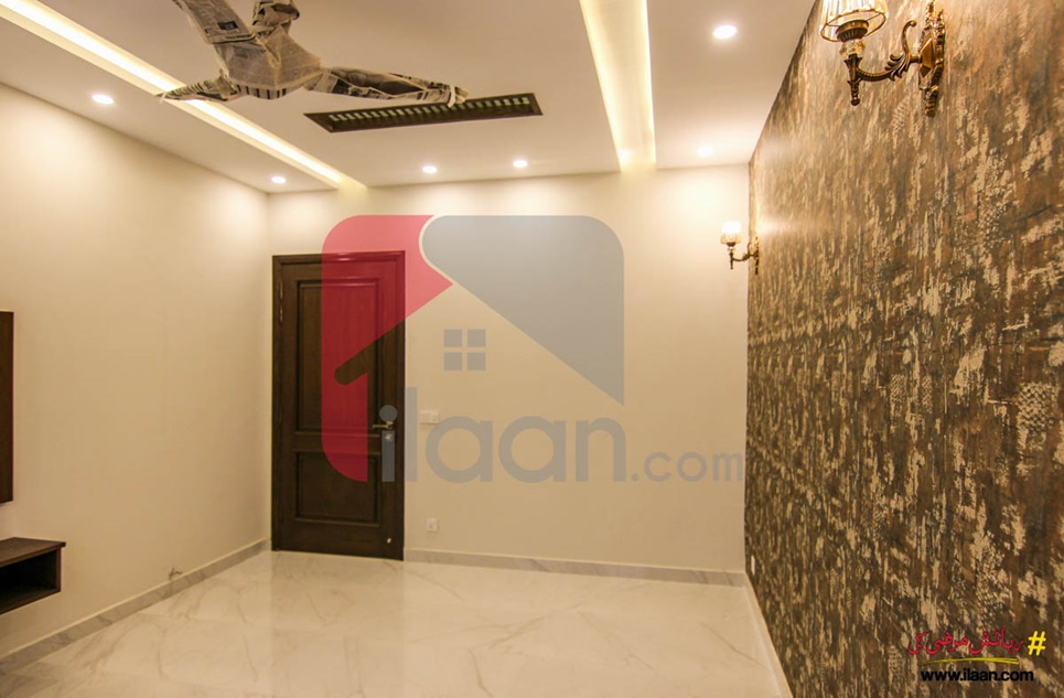 1 Kanal House for Sale in Block R, Phase 7, DHA Lahore