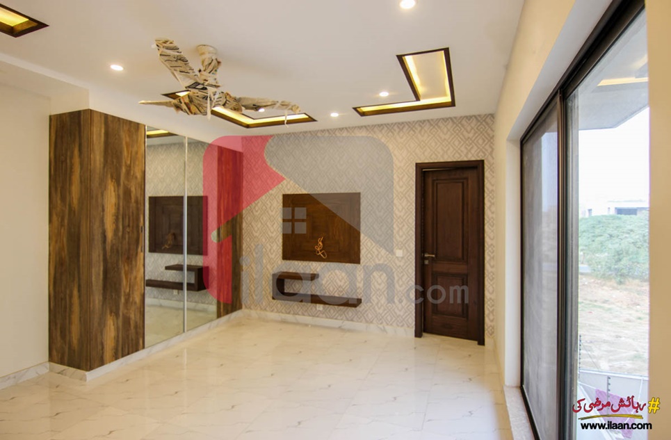 1 Kanal House for Sale in Block R, Phase 7, DHA Lahore