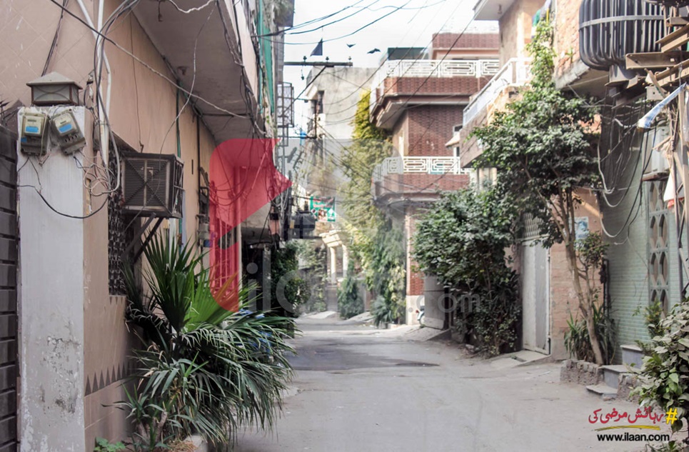 11 Marla House for Sale on Temple Road, Lahore