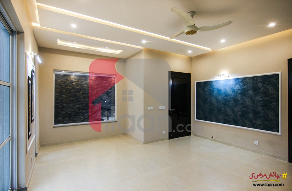 1 Kanal House for Sale in Block Q, Phase 8 - Air Avenue, DHA Lahore