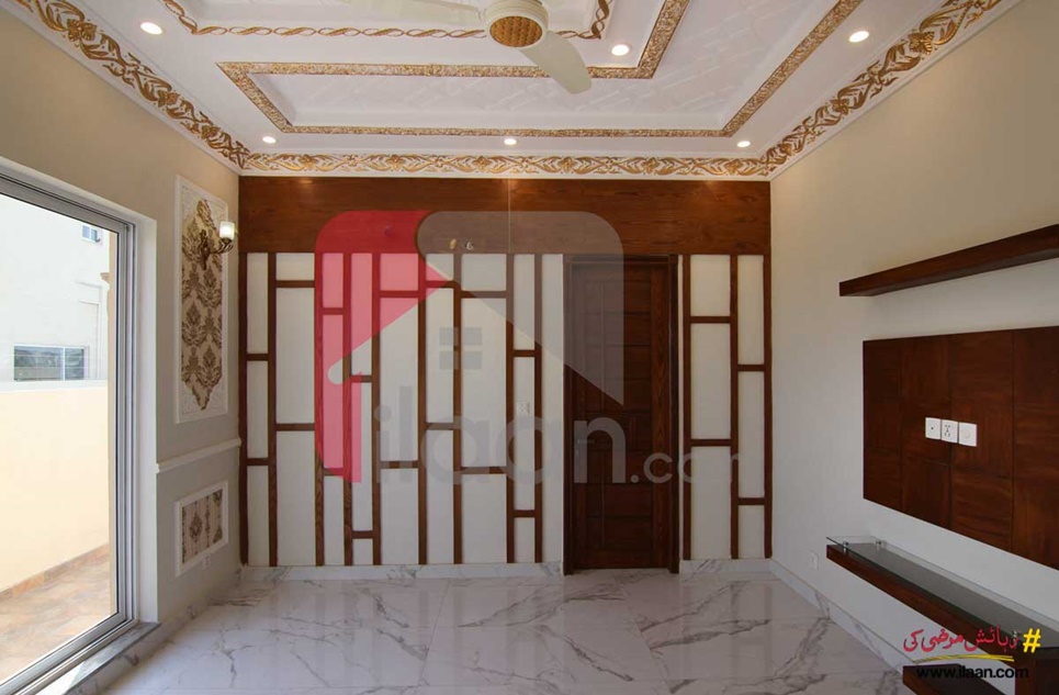 1 Kanal House for Sale in Block U, Phase 7, DHA Lahore