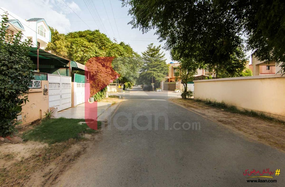 10 Marla House for Sale in Eden Avenue, Lahore