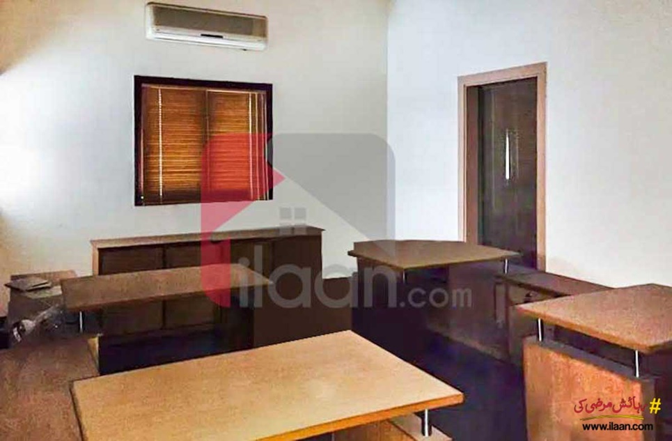 333 Sq.yd Office for Rent on Shahrah-e-Faisal, Karachi