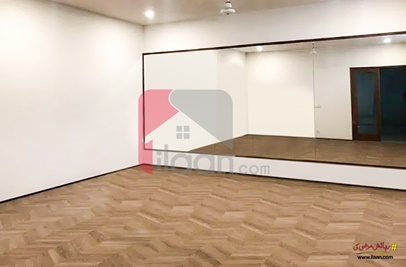 1000 Sq.yd House for Sale on Khayaban-e-Ittehad Road, Karachi
